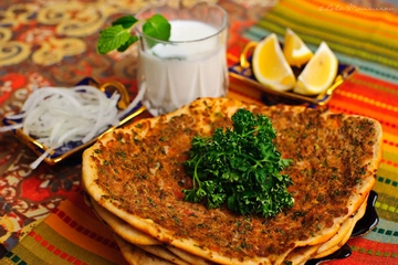 Lahmacun Hamuru Tarifi ve Malzemeleri